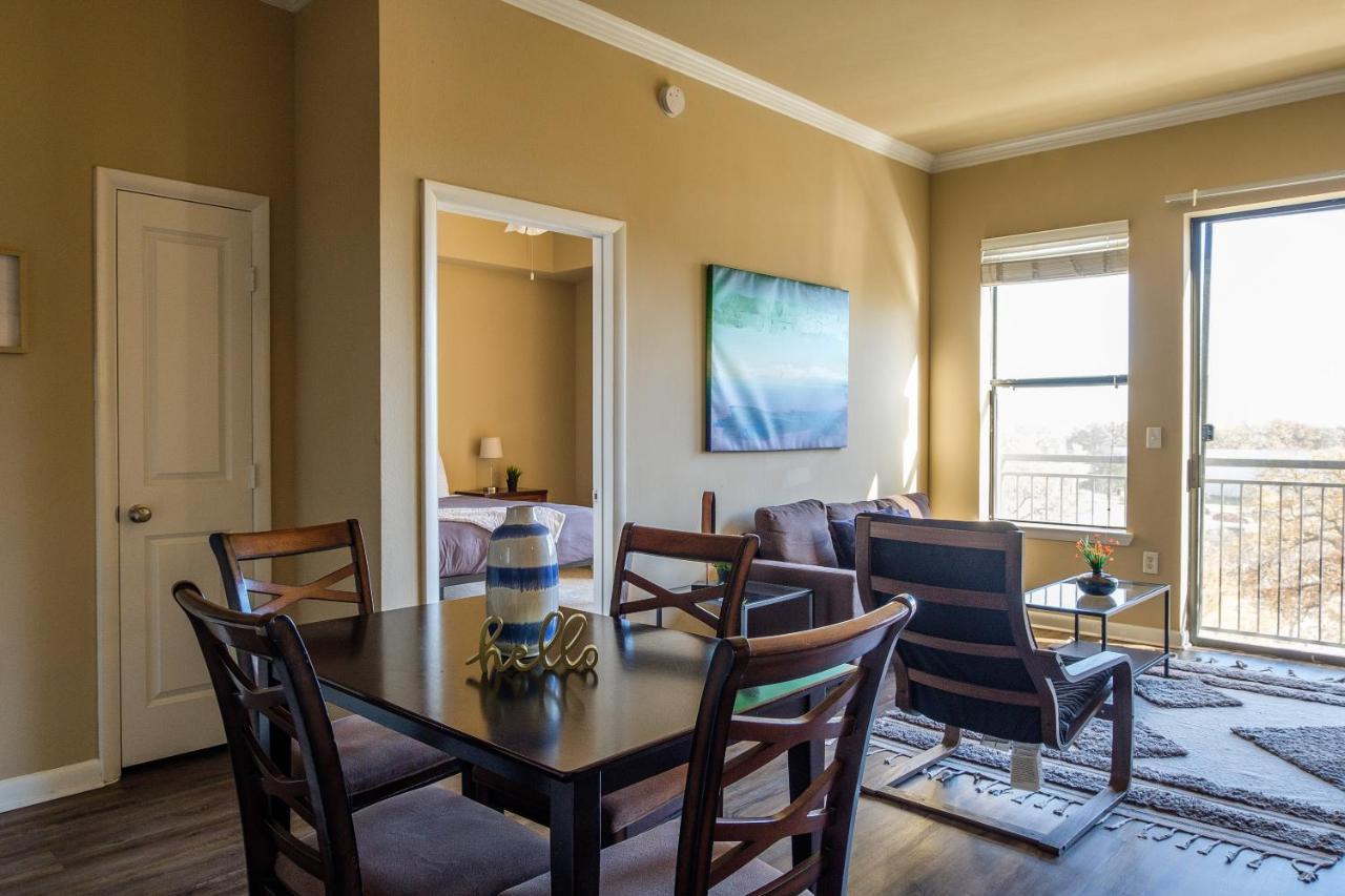Frontdesk Oakwood Residence Apts Uptown Dallas Exterior photo