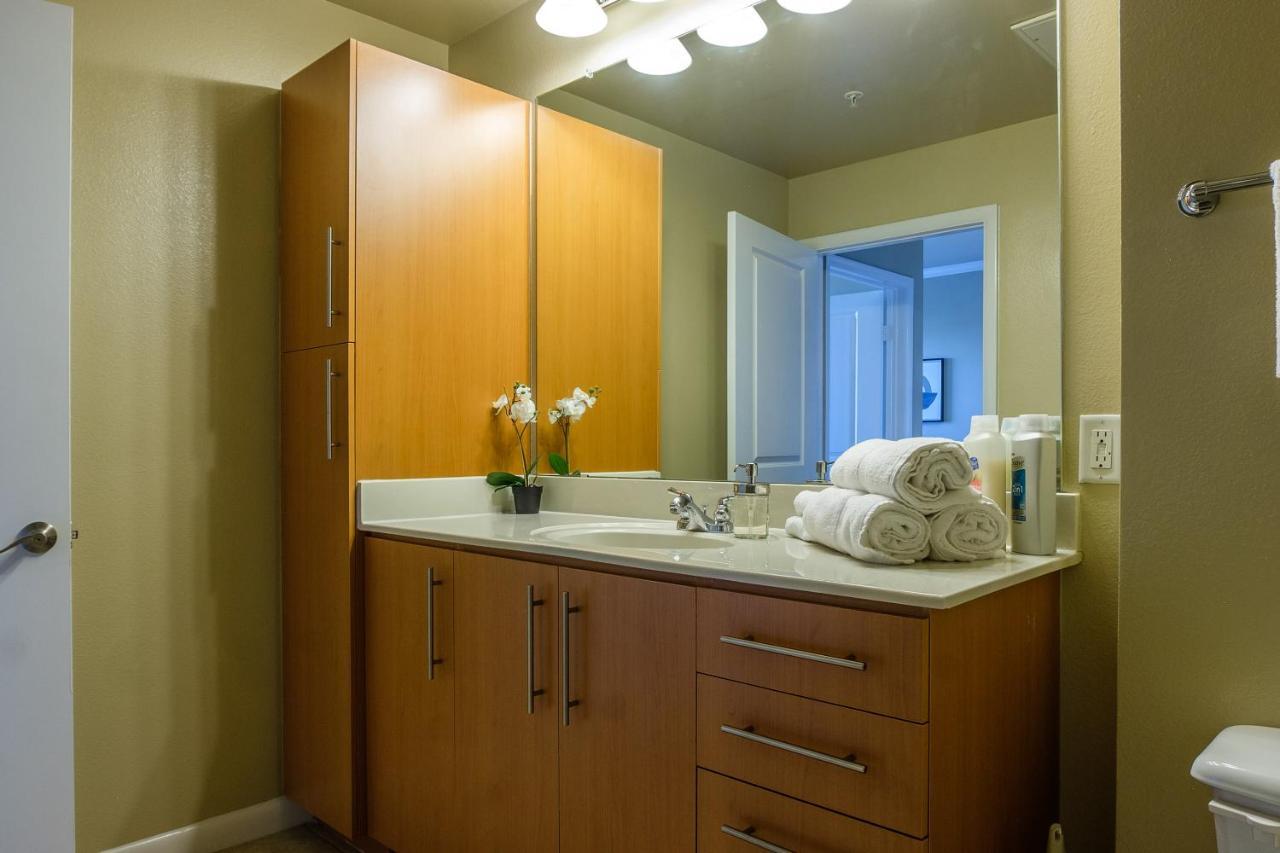 Frontdesk Oakwood Residence Apts Uptown Dallas Exterior photo