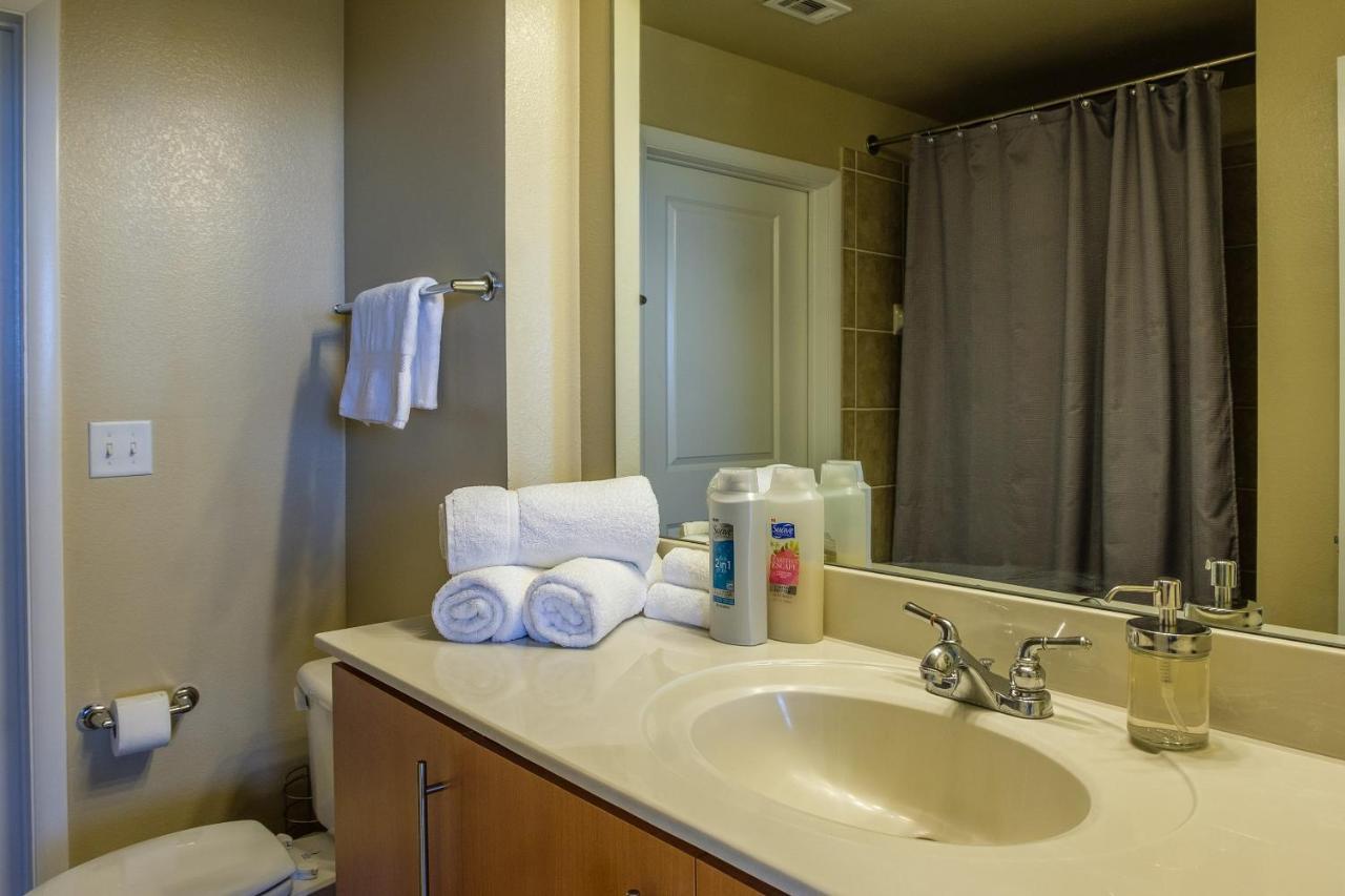 Frontdesk Oakwood Residence Apts Uptown Dallas Exterior photo