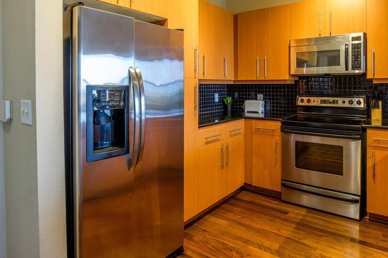 Frontdesk Oakwood Residence Apts Uptown Dallas Exterior photo